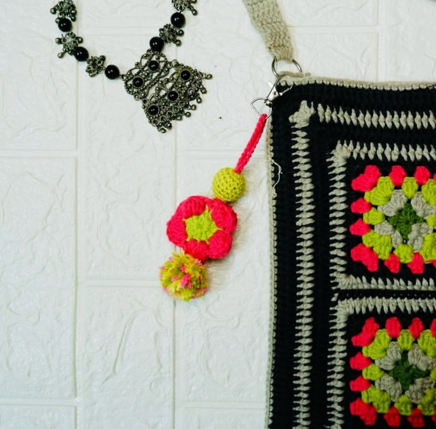 Classic Crochet Tote Bag 003